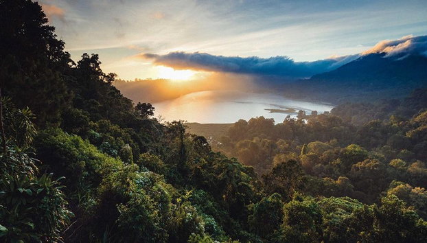 Twin Lakes, Handara Gate and Ulun Danu Bratan – Full-Day Trekking Tour - Photo 4